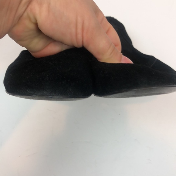 BERNARDO VELVET DINA FLAT - Picture 4 of 6